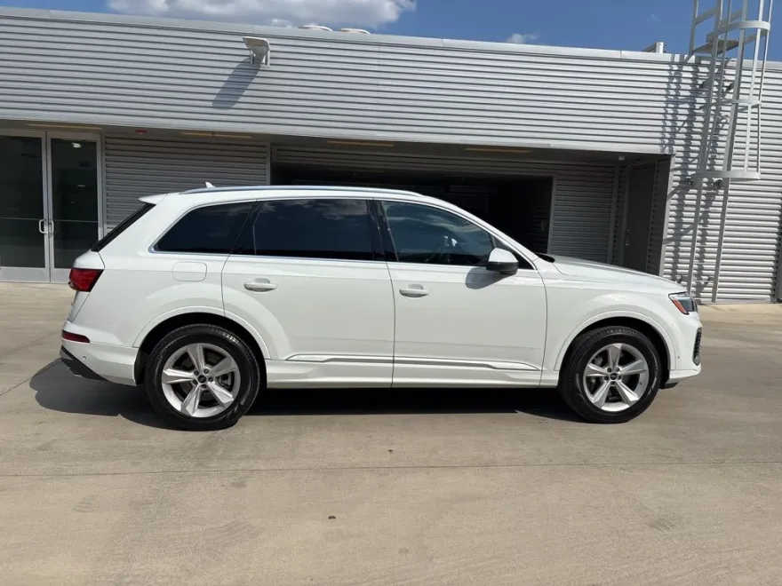 2025 Audi Q7 55 Premium photo 1