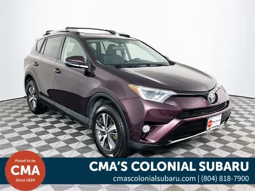 2016 Toyota RAV4 XLE photo 1