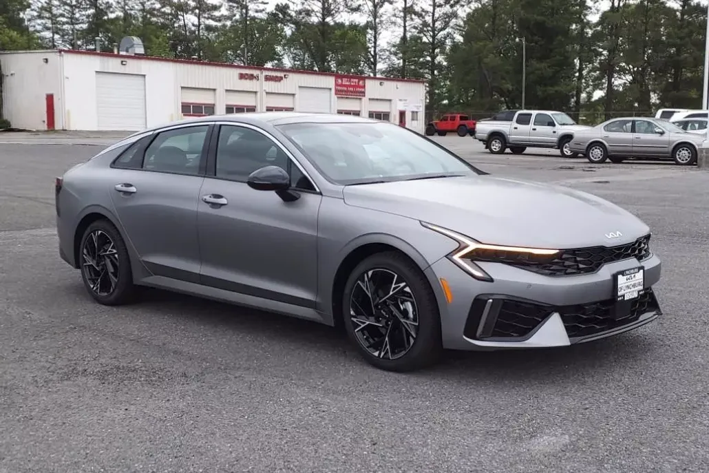 2025 Kia K5 GT-Line photo 1