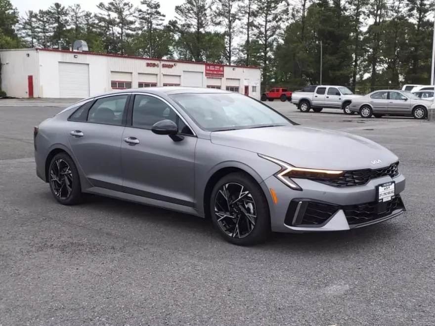 2025 Kia K5 GT-Line photo 1