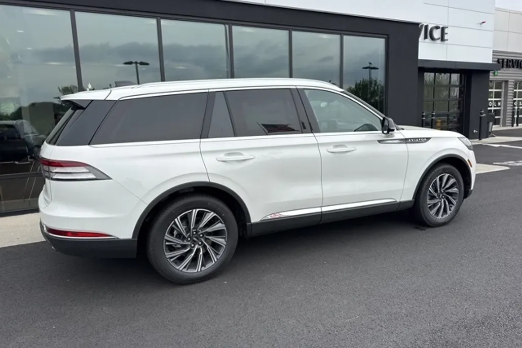 2025 Lincoln Aviator Premiere photo 1