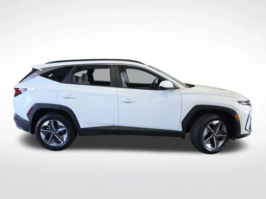 2025 Hyundai Tucson SEL photo 1
