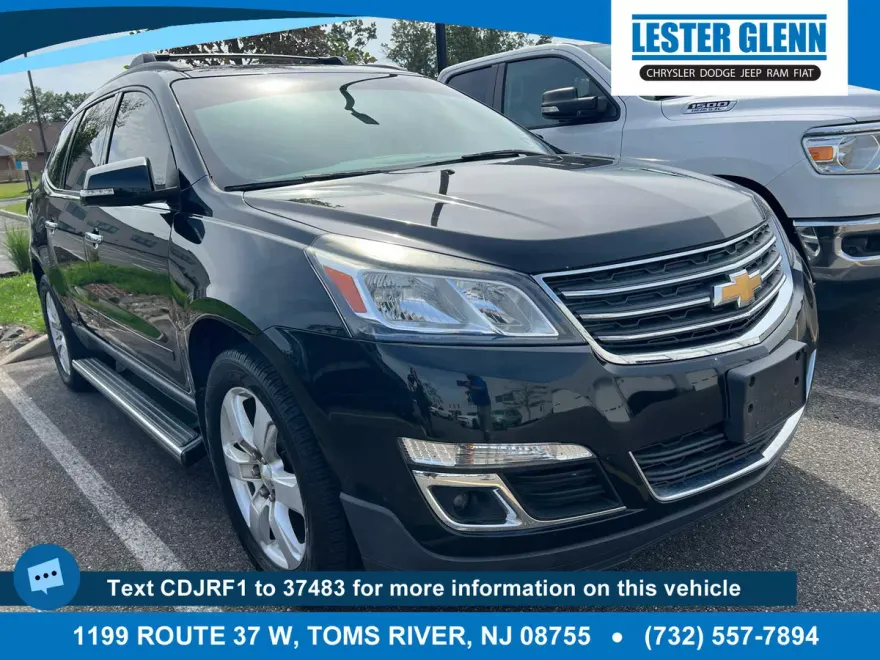2017 Chevrolet Traverse 1LT photo 1