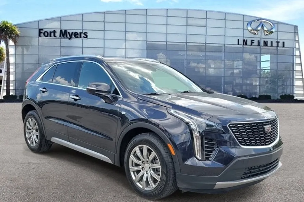 2022 Cadillac XT4 Premium Luxury photo 1