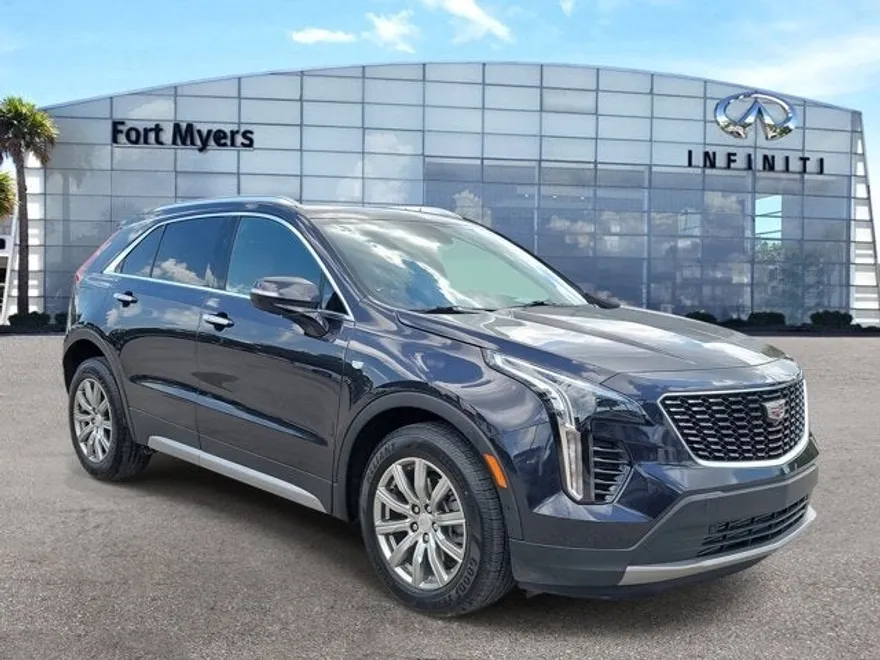 2022 Cadillac XT4 Premium Luxury photo 1