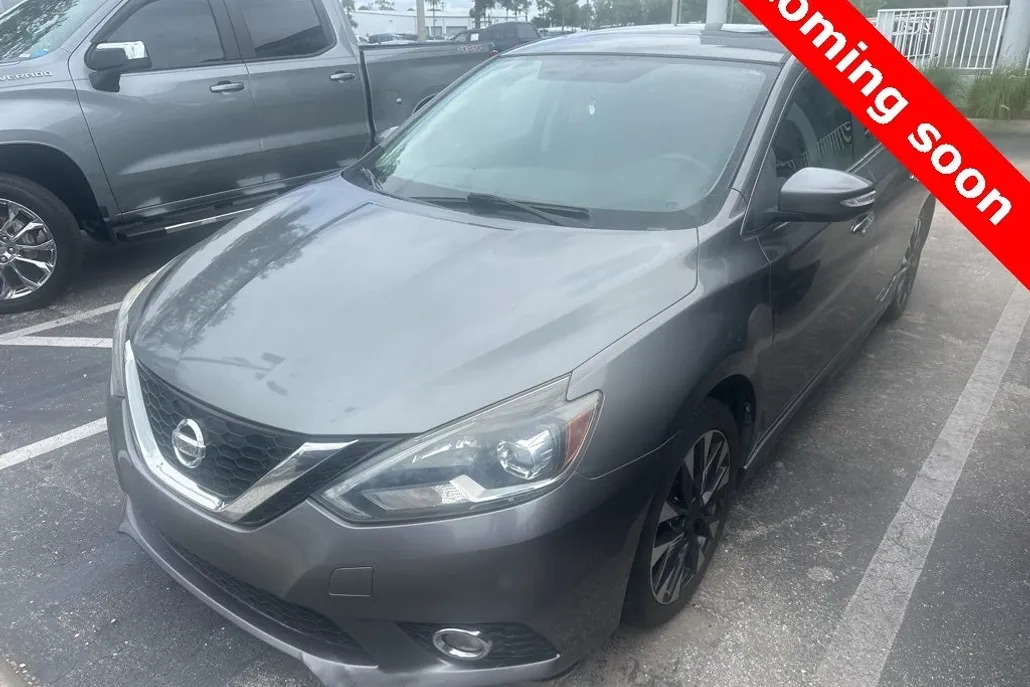 2017 Nissan Sentra SR photo 1