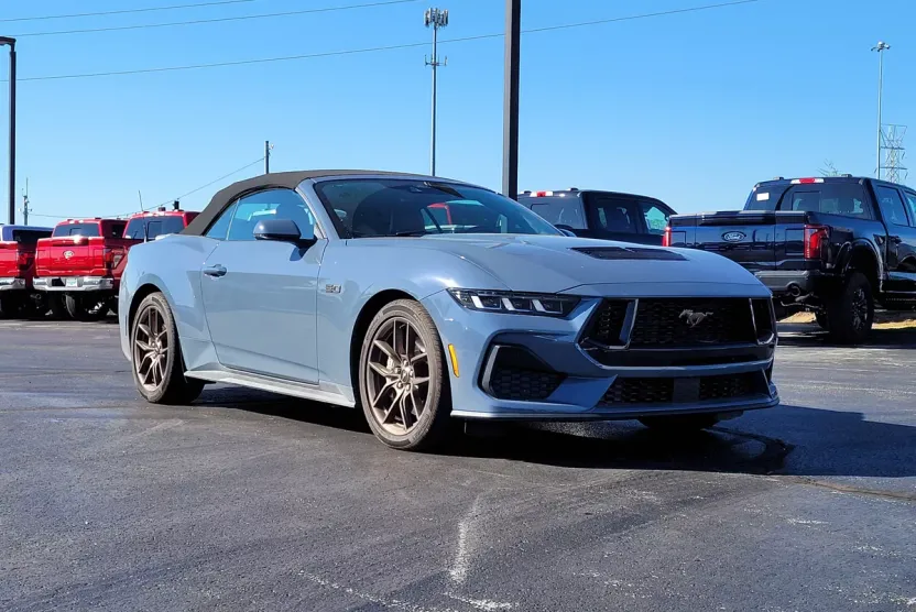 2025 Ford Mustang GT Premium photo 1