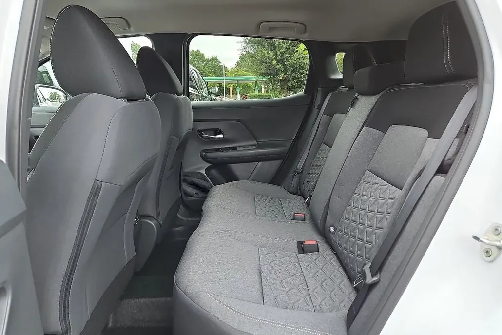 2025 Nissan Kicks SV photo 1