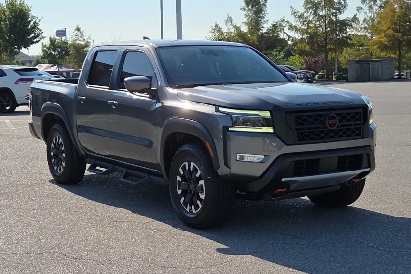 2022 Nissan Frontier PRO-4X photo 1