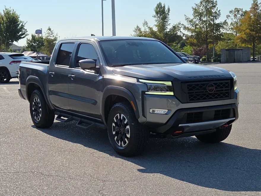 2022 Nissan Frontier PRO-4X photo 1