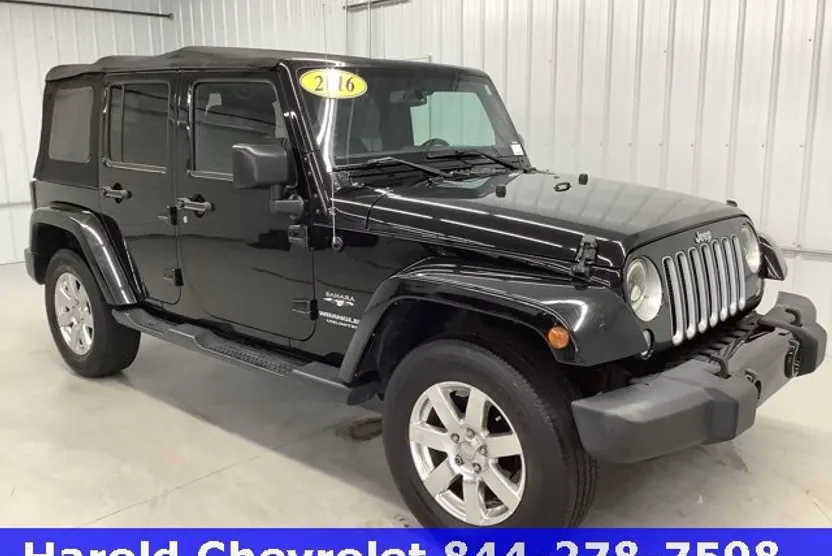 2016 Jeep Wrangler Unlimited Sahara photo 1