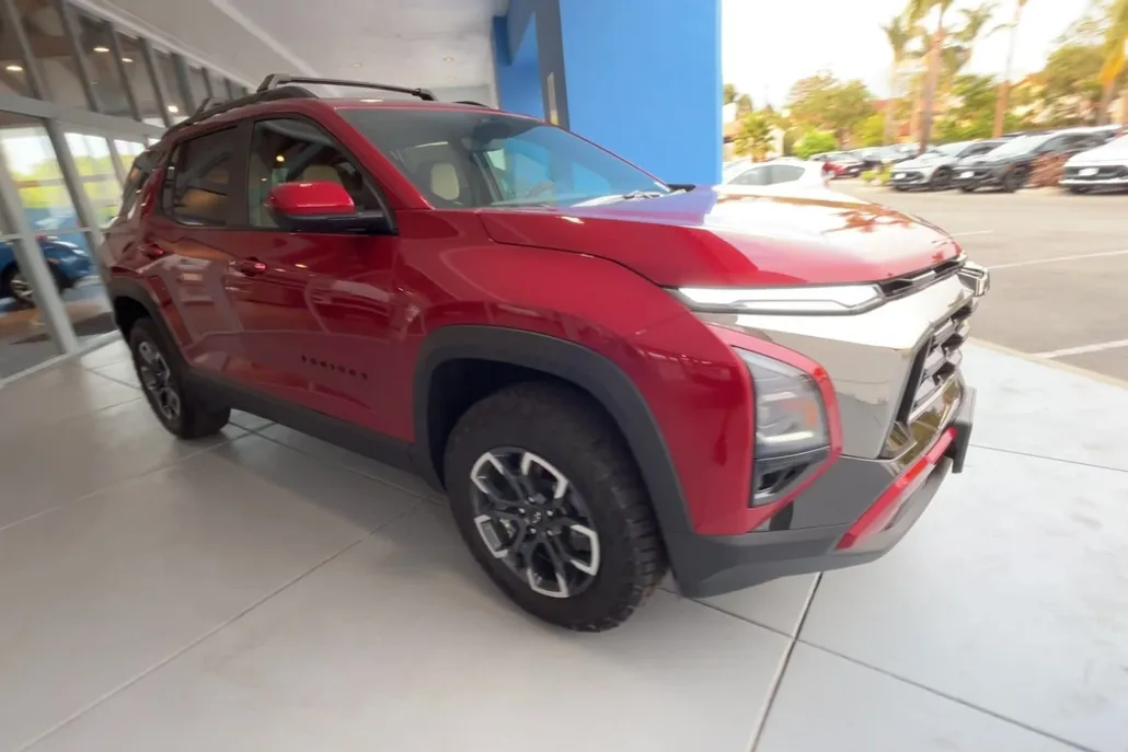 2026 Chevrolet Equinox ACTIV photo 1