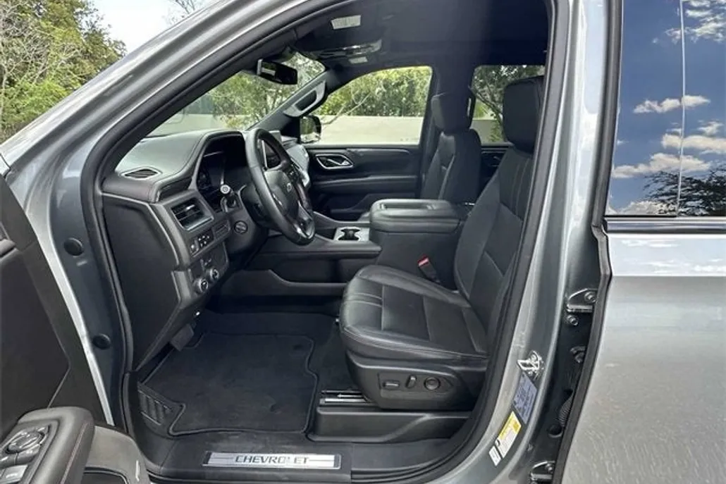 2023 Chevrolet Tahoe RST photo 1