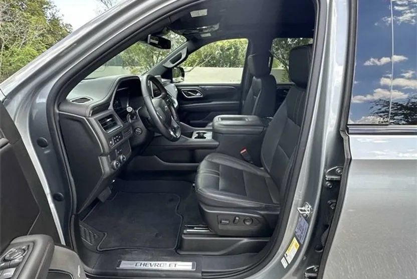 2023 Chevrolet Tahoe RST photo 1