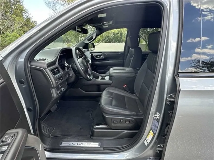 2023 Chevrolet Tahoe RST photo 1