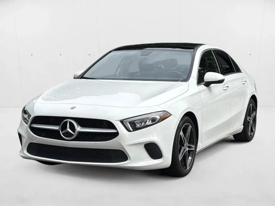 2022 Mercedes Benz A 220 photo 1