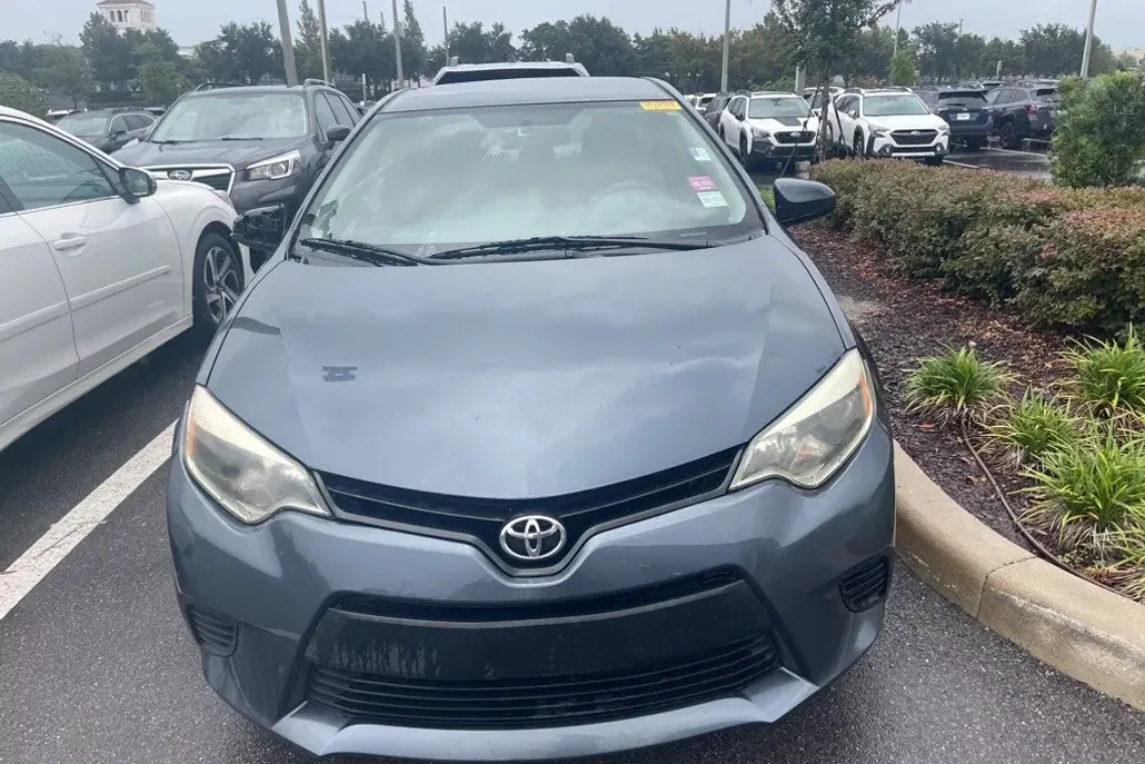 2015 Toyota Corolla L photo 1