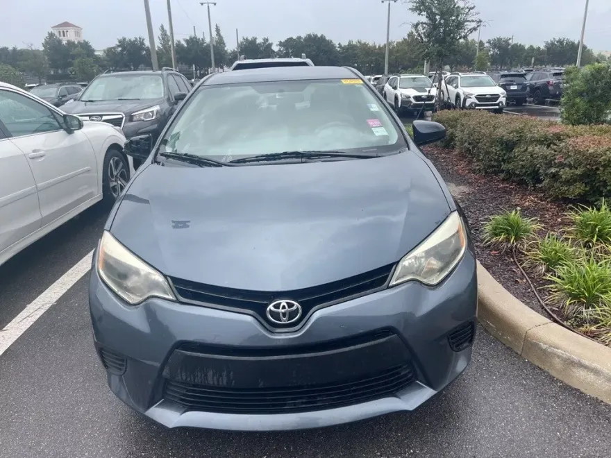 2015 Toyota Corolla L photo 1