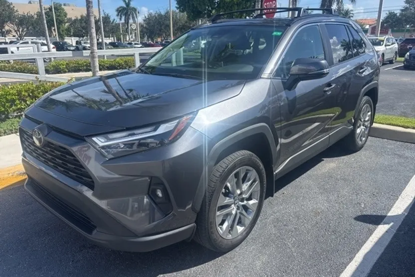 2024 Toyota RAV4 XLE Premium photo 1