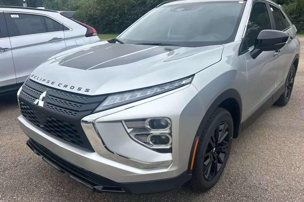 2025 Mitsubishi Eclipse Cross SEL photo 1