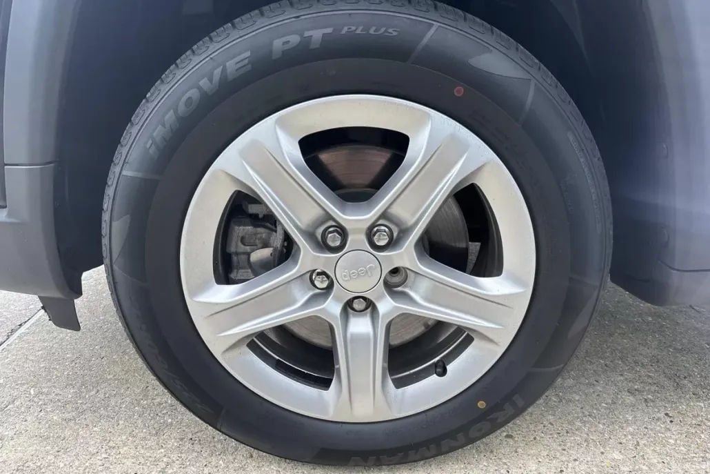 2023 Jeep Compass Latitude photo 1