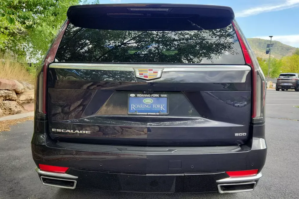 2022 Cadillac Escalade Premium Luxury photo 1