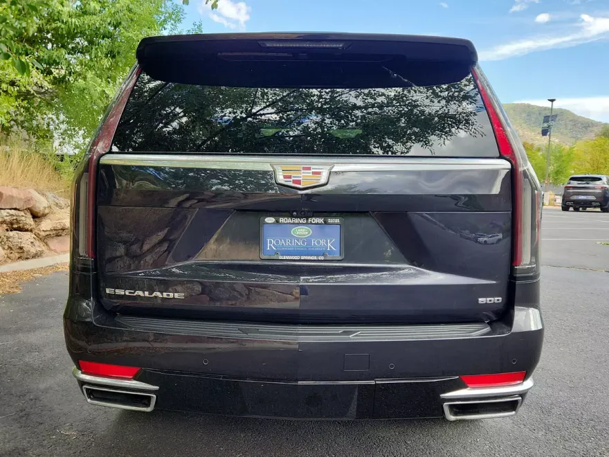 2022 Cadillac Escalade Premium Luxury photo 1