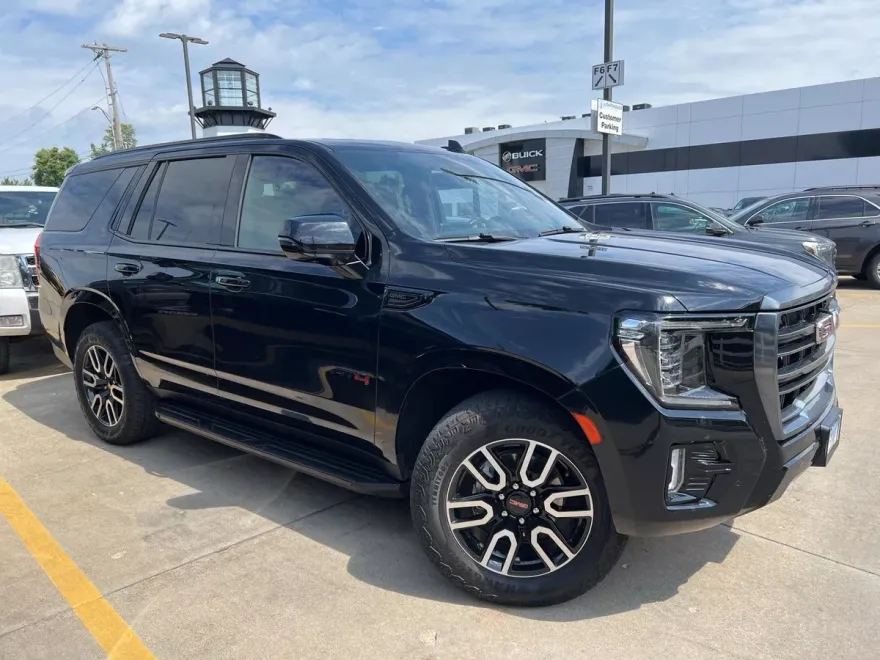 2023 Gmc Yukon AT4 photo 1