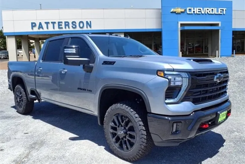 2025 Chevrolet Silverado 2500HD LT photo 1