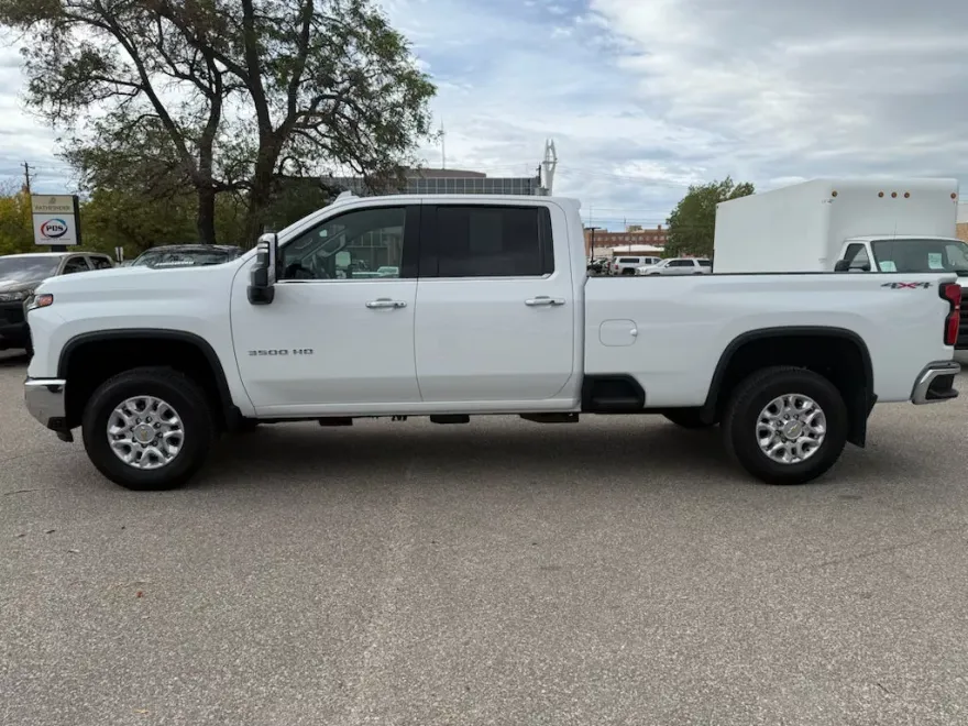 2024 Chevrolet Silverado 3500HD LTZ photo 1