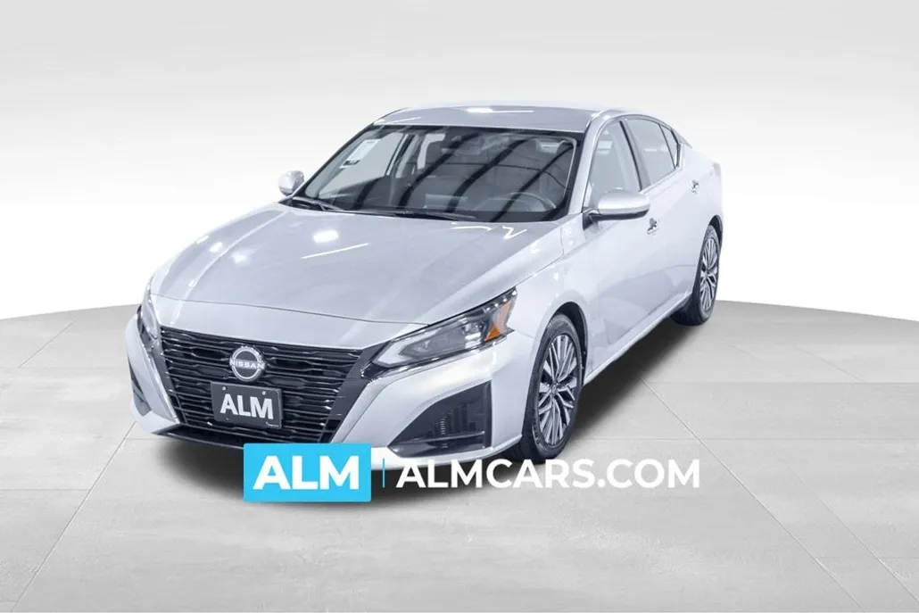 2023 Nissan Altima 2.5 SV photo 1