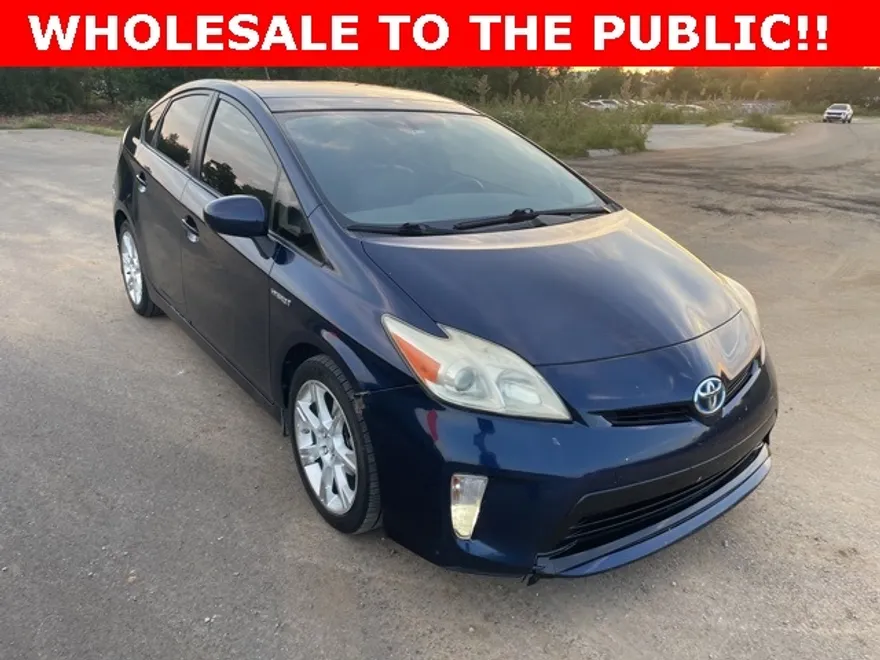2013 Toyota Prius Four photo 1
