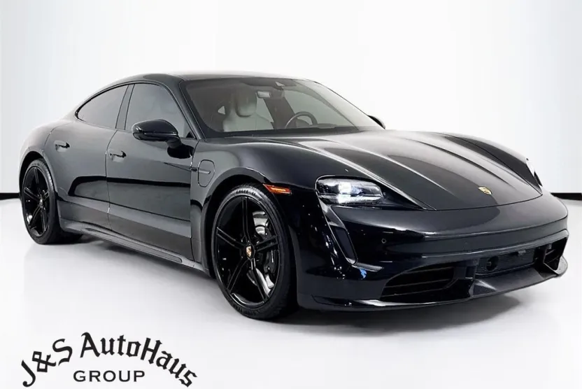 2021 Porsche Taycan Turbo photo 1