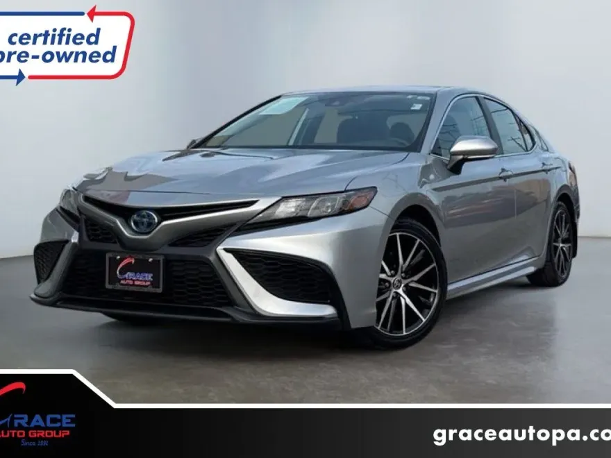 2024 Toyota Camry Hybrid SE photo 1
