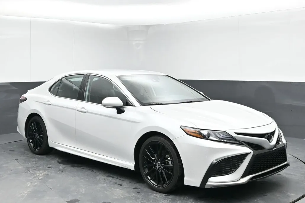 2023 Toyota Camry XSE photo 1