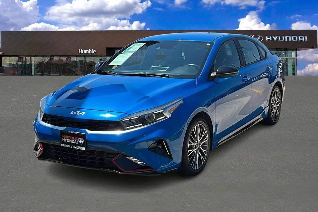 2022 Kia Forte GT-Line photo 1