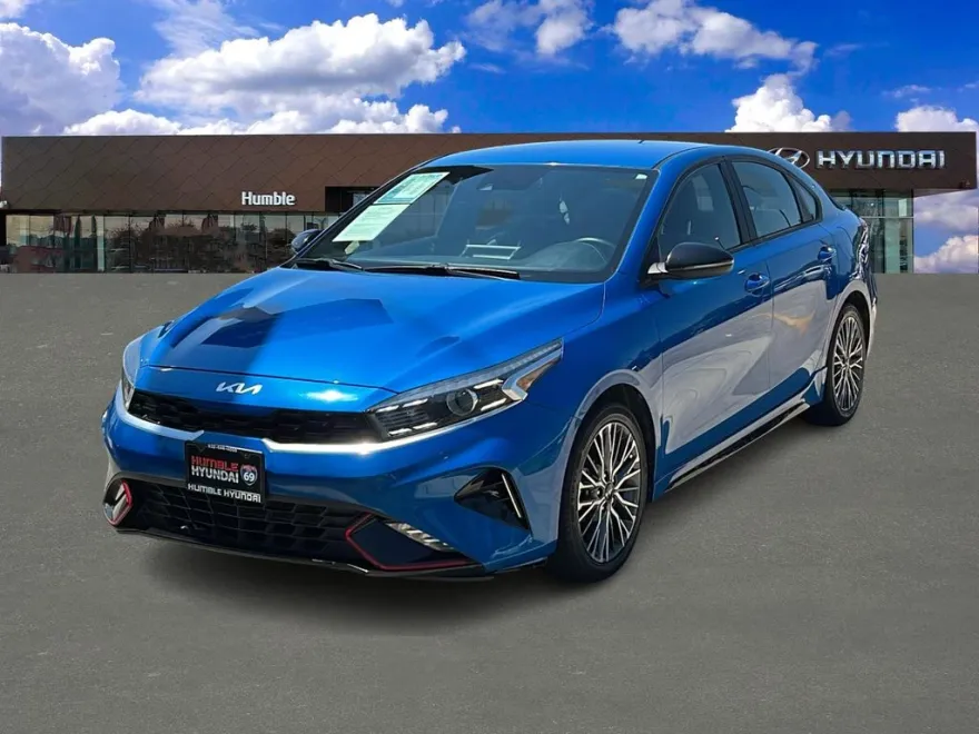 2022 Kia Forte GT-Line photo 1