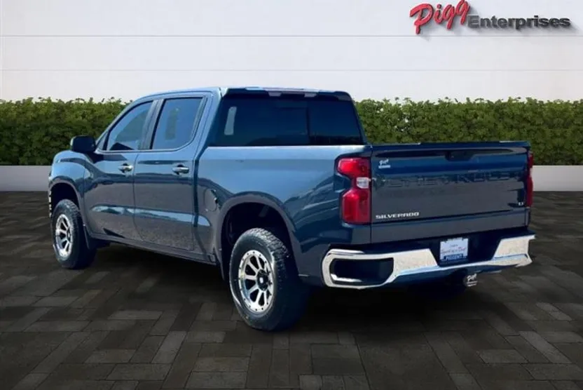2020 Chevrolet Silverado 1500 LT photo 1