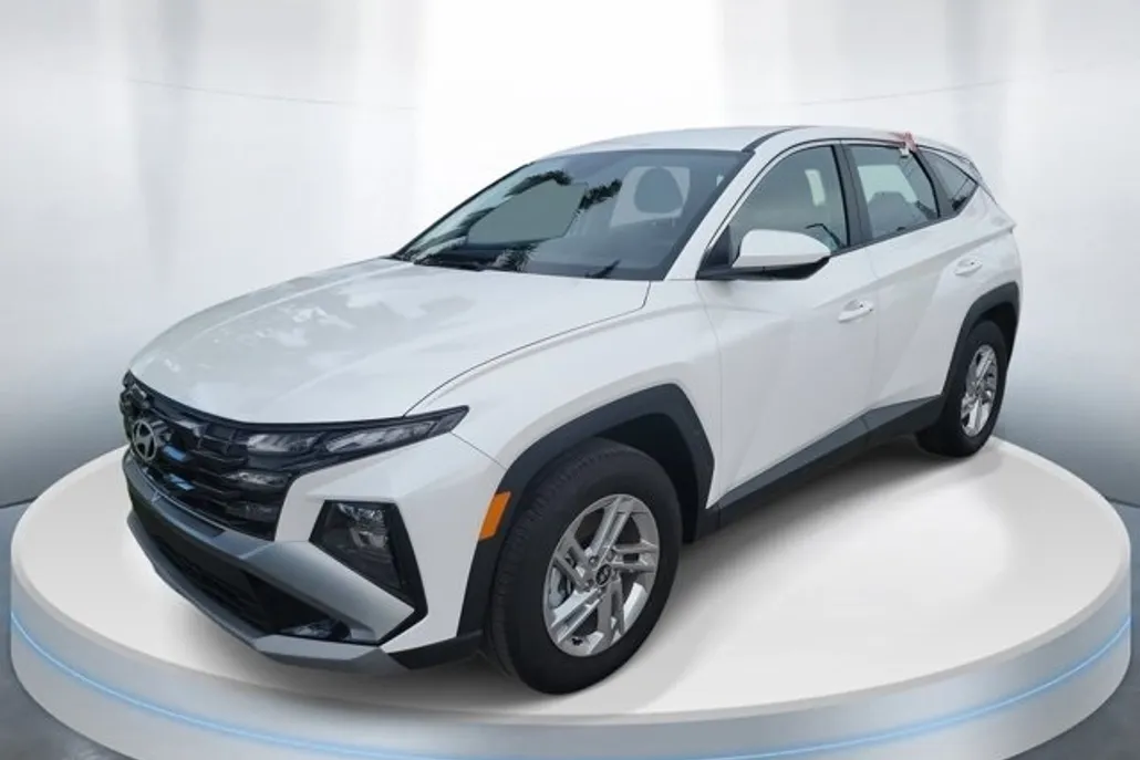 2025 Hyundai Tucson SE photo 1