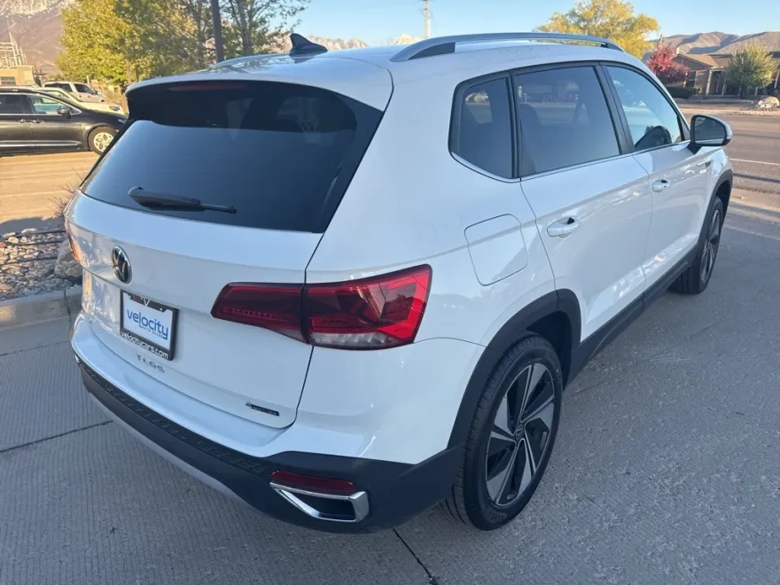 2024 Volkswagen Taos SE photo 7