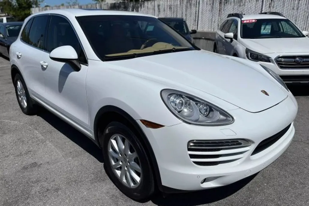 2014 Porsche Cayenne photo 1