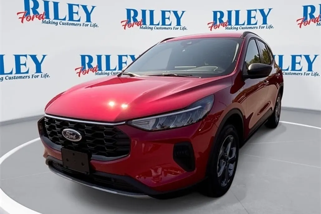 2025 Ford Escape ST-Line photo 1