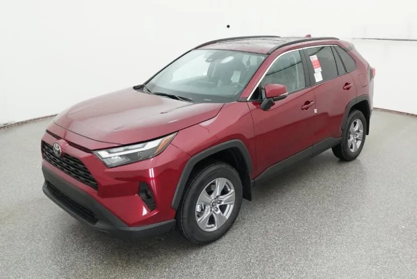 2025 Toyota RAV4 XLE photo 1