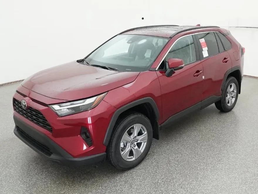 2025 Toyota RAV4 XLE photo 1