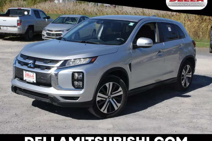 2024 Mitsubishi Outlander Sport SE photo 1