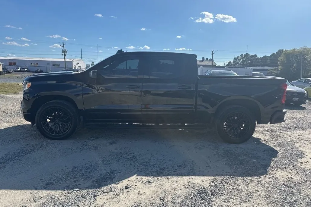 2024 Chevrolet Silverado 1500 High Country photo 1