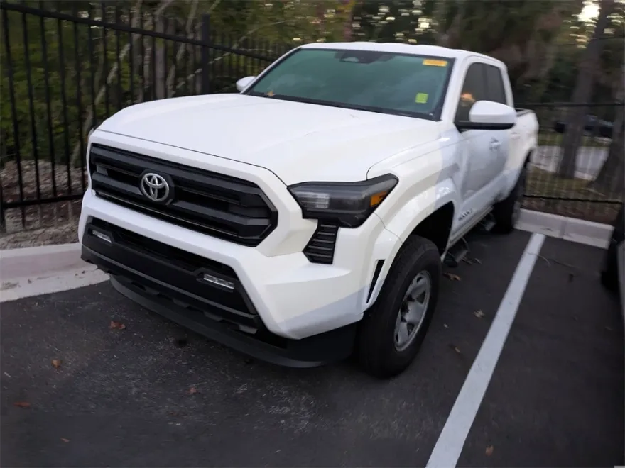 2024 Toyota Tacoma SR5 photo 1