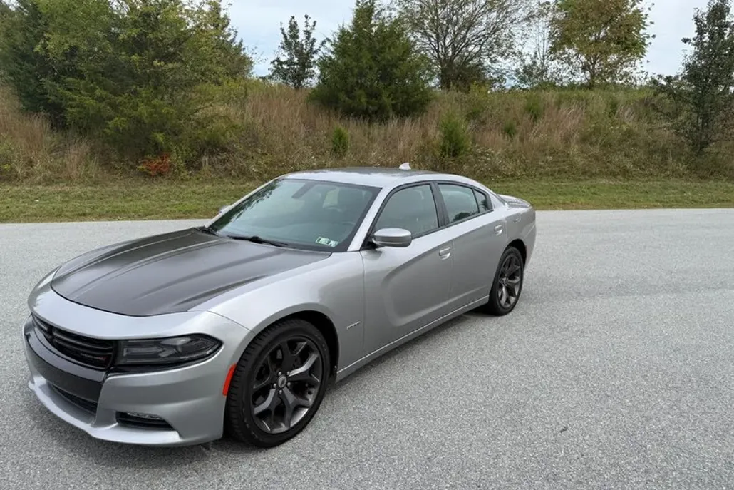 2018 Dodge Charger R/T photo 1