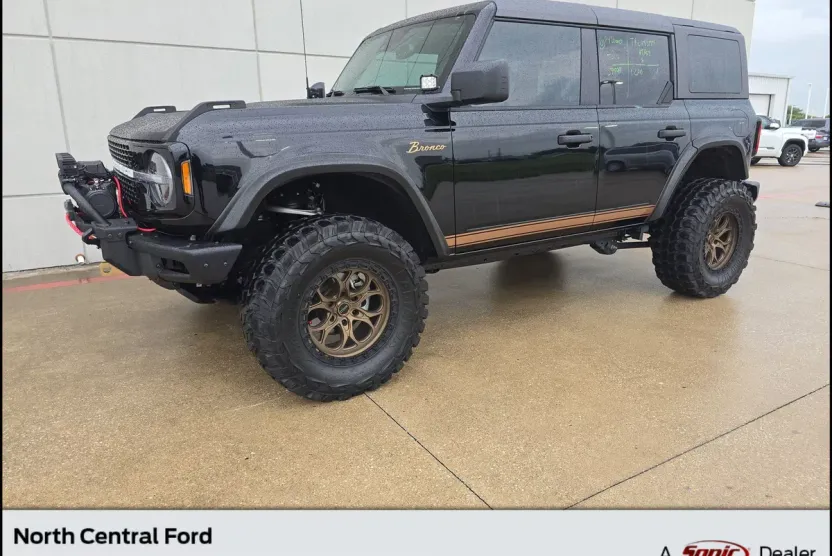 2024 Ford Bronco Wildtrak photo 1