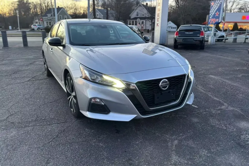 2020 Nissan Altima 2.5 SR photo 1
